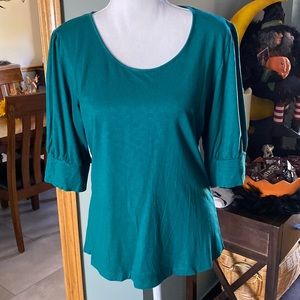 Teal knit top. Size medium.